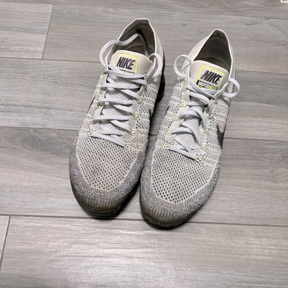 Nike Pro Max Men’s Sneaker - Picture 2 of 3